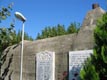 Adiacenze campeggio ‘Dei Fiori’: bunker-ricovero con monumento ai partigiani caduti