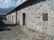 Forte Montecchio Nord: camminamento esterno al corridoio batteria