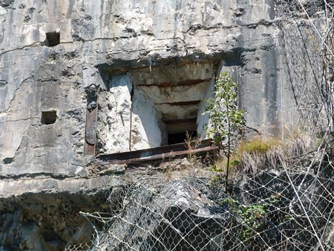 Loc. Monte Brione: 'Fels-batterie', cannoniera