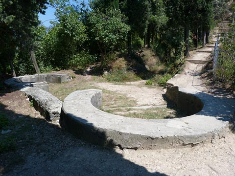 Loc. Monte Brione: piazzole