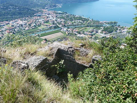 Loc. Monte Brione: piazzola